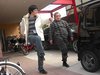 2008年2月20日　小中所員のモモ上げ画像パート１